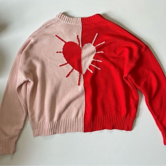 Colorblock Heart V-Neck Sweater - Red and Cream - Picture 4 of 7